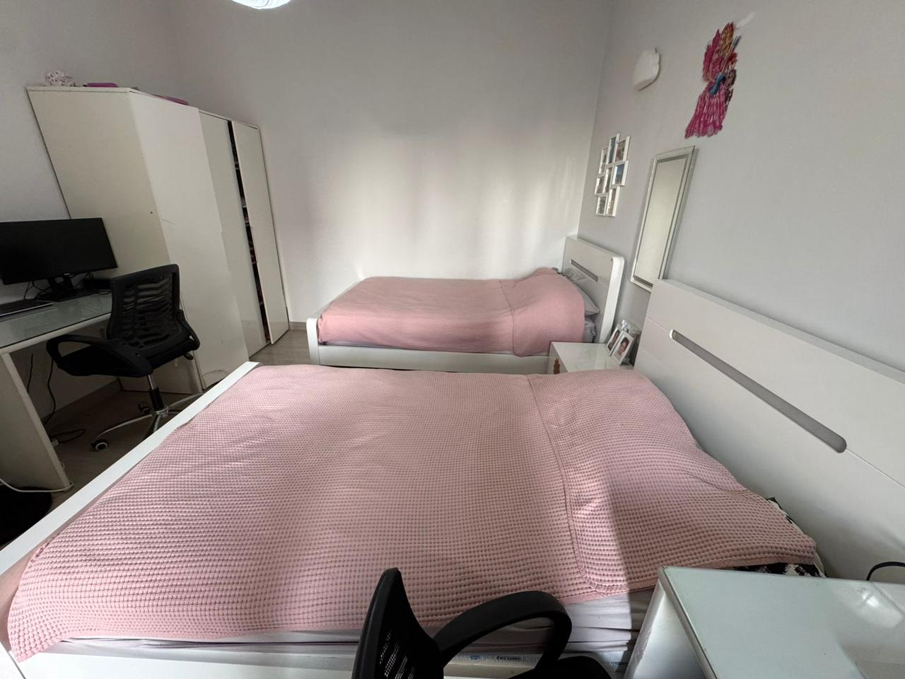 دوبلكس للايجار 210 متر في فيليدج جيت