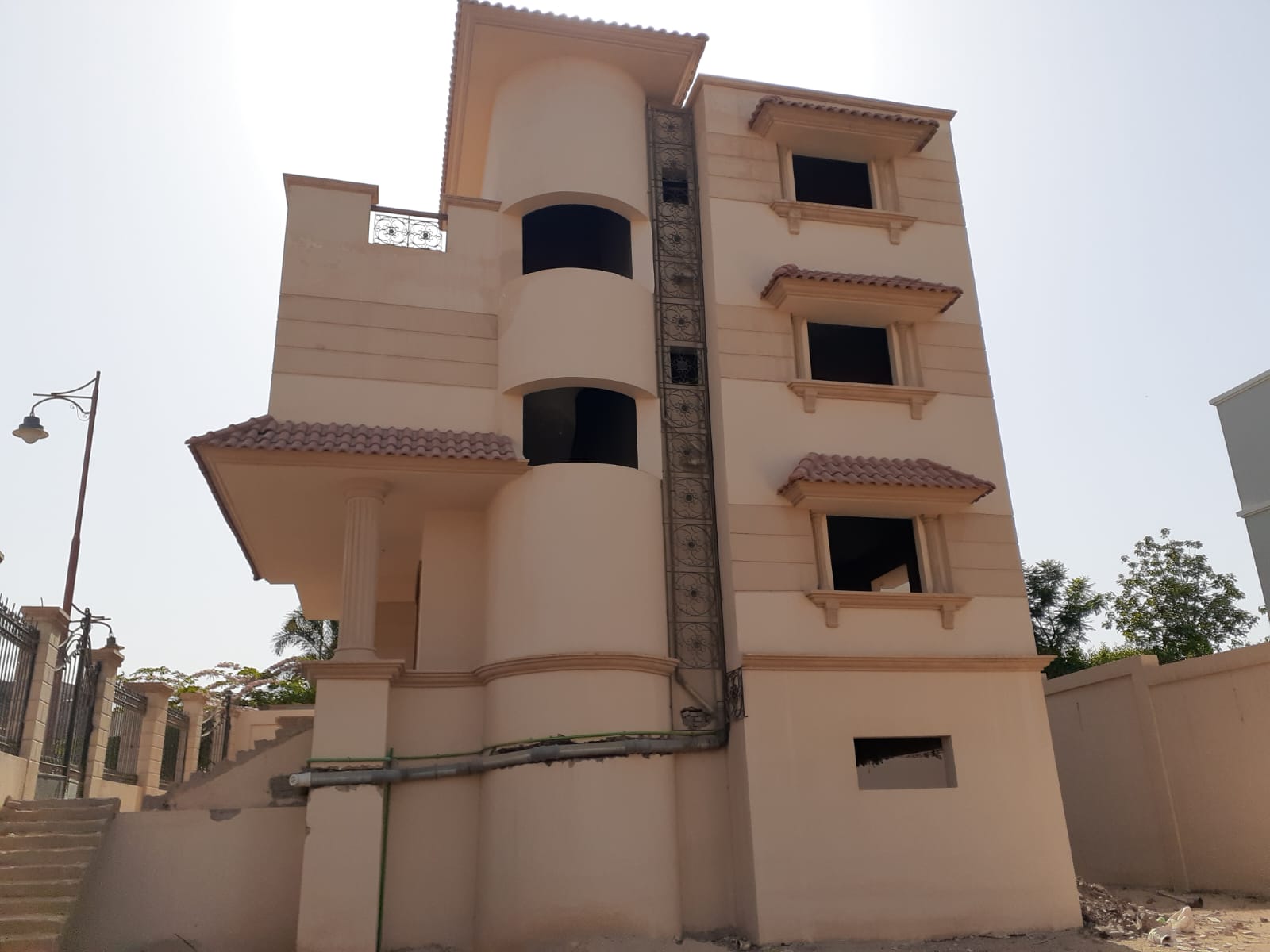 فيلا مستقلة للبيع 580 متر في رويال سيتي