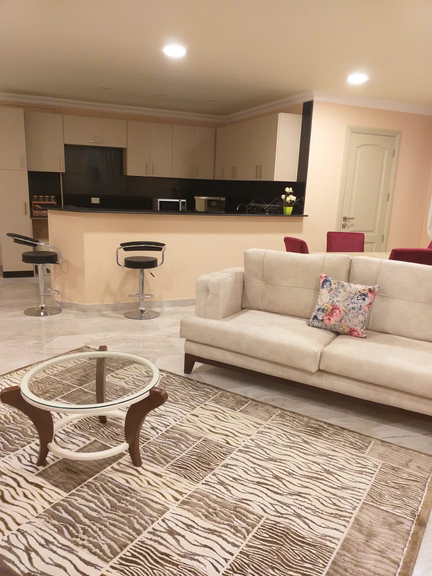 شقة للإيجار في اسكان الجامعه الامريكيه مفروشة