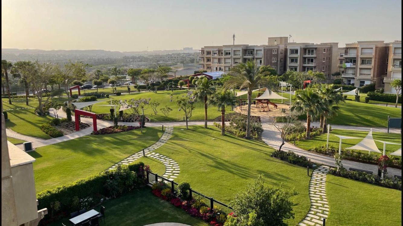 شقة متشطبة بالكامل للبيع فى نيو جيزة كارنيل 196 م