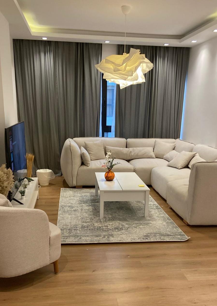 شقة للايجار فرش الترا مودرن في كمبوند فيليت