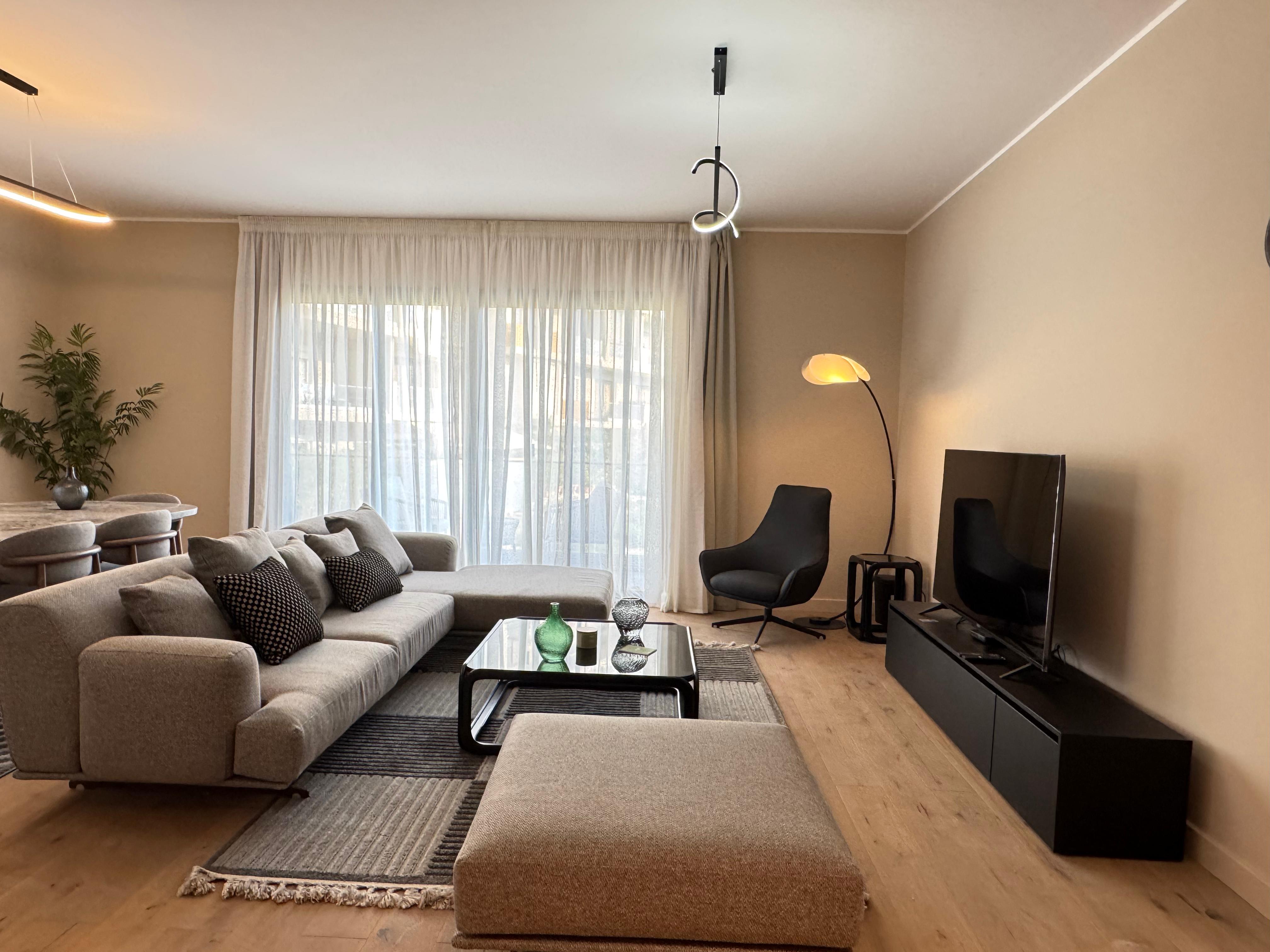 شقة 3 غرف مفروشة الترا مودرن للإيجار في كمبوند فيليت سوديك – القاهرة الجديدة