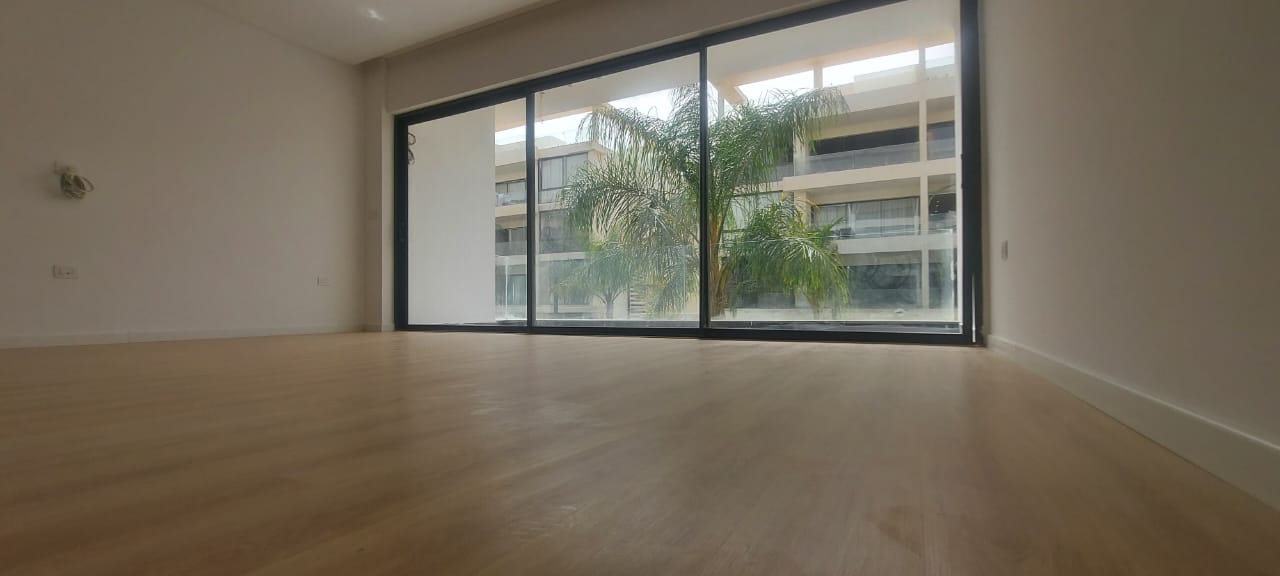 شقة نص مفروشة للإيجار في كمبوند ليك فيو ريزيدنس