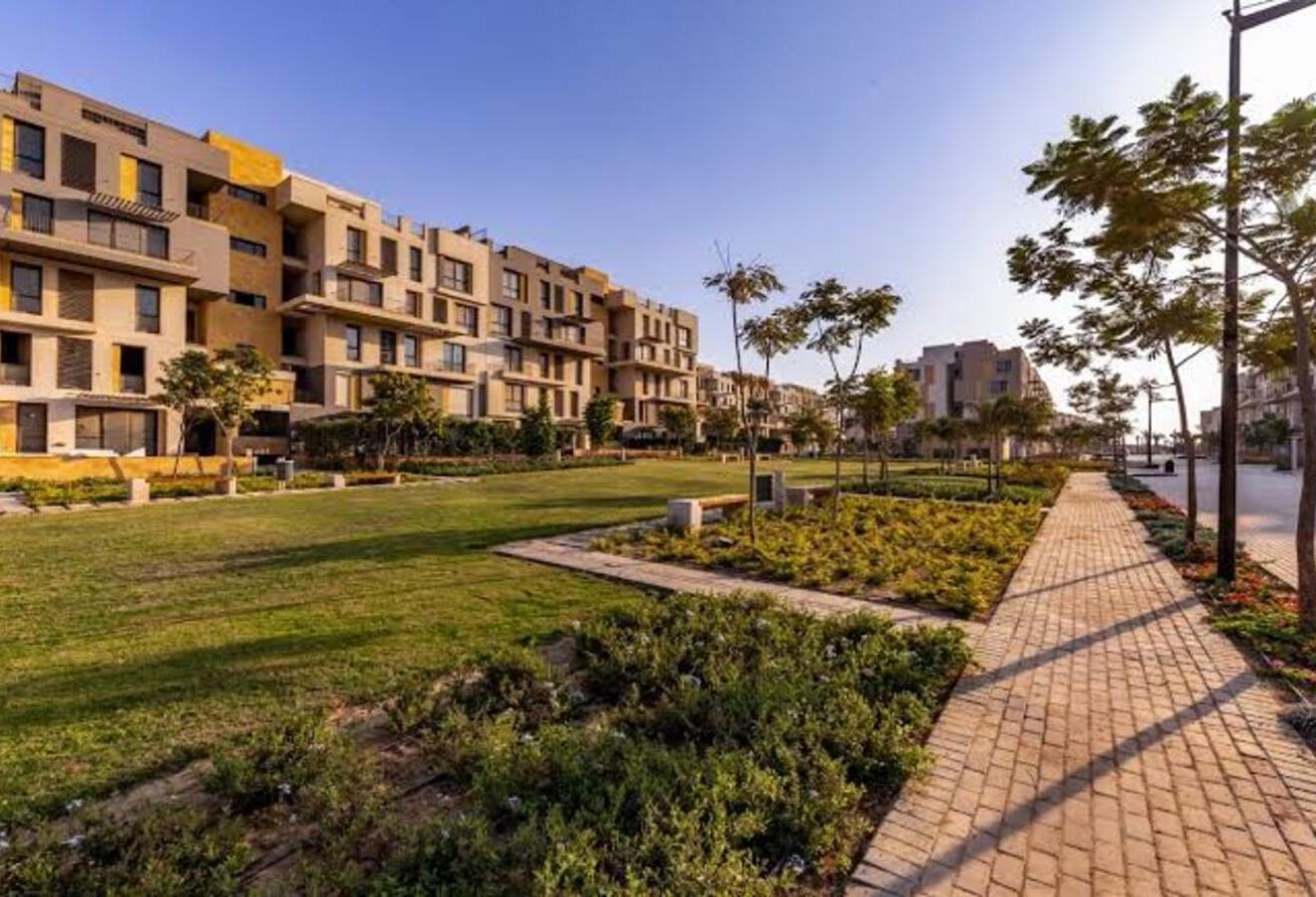 شقة 152 متر -للإيجار في إيستاون بالمطبخ والتكييفات