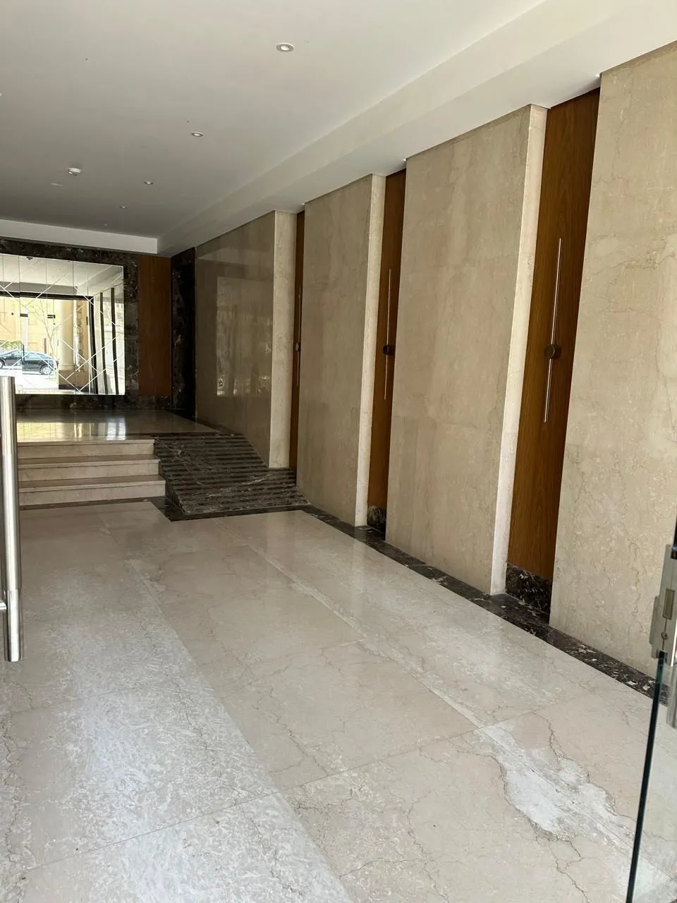 2 bedrooms Fully furnished apartment for rent in 90 Avenue