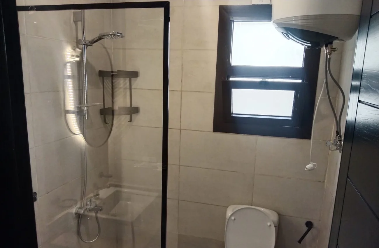 3 bedrooms kitchen and ACs apartment for rent