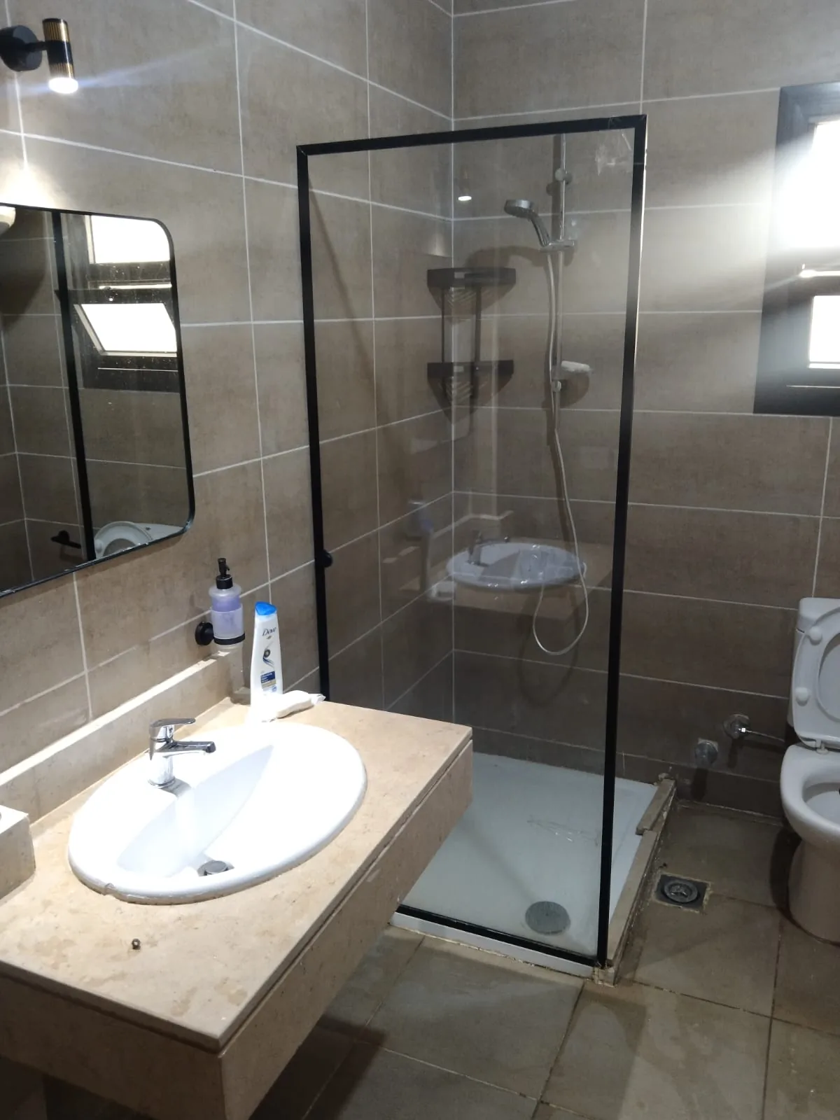 3 bedrooms kitchen and ACs apartment for rent