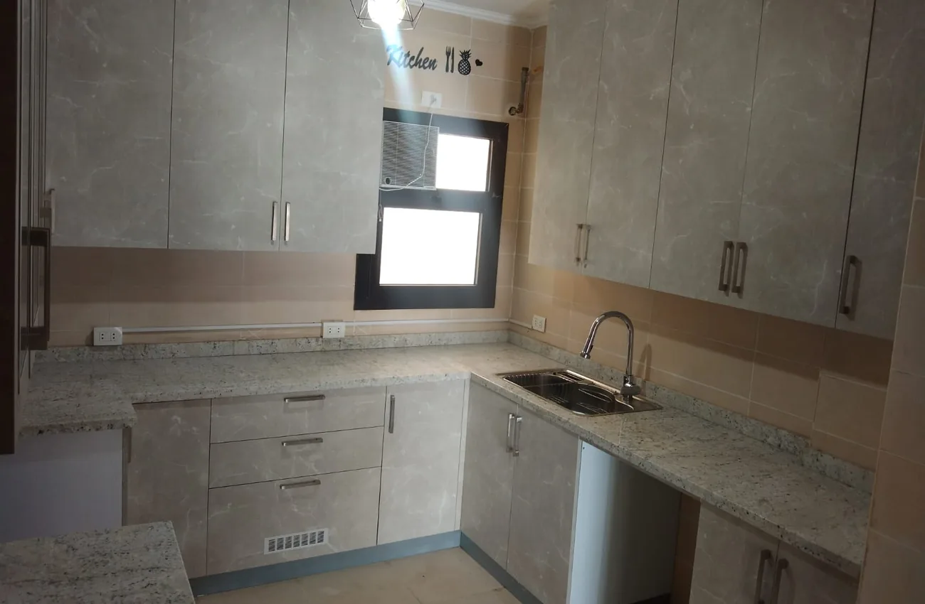 3 bedrooms kitchen and ACs apartment for rent