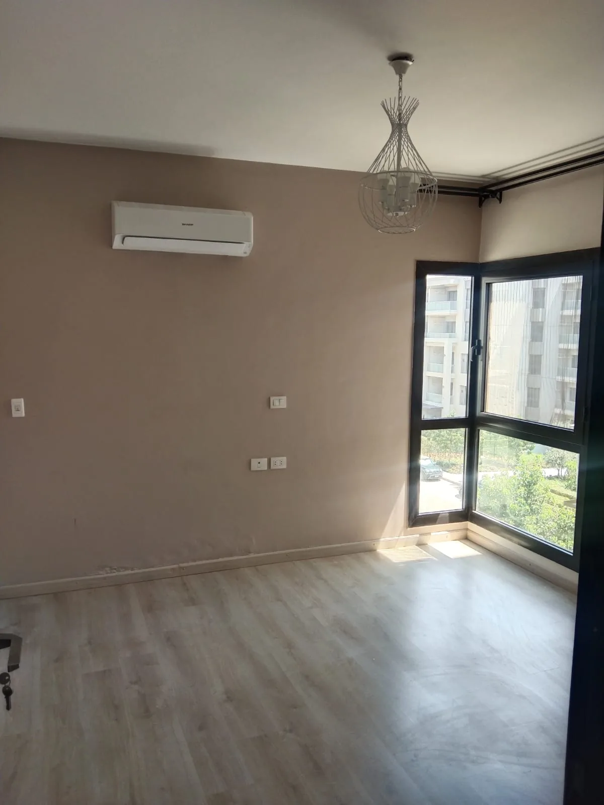 3 bedrooms kitchen and ACs apartment for rent