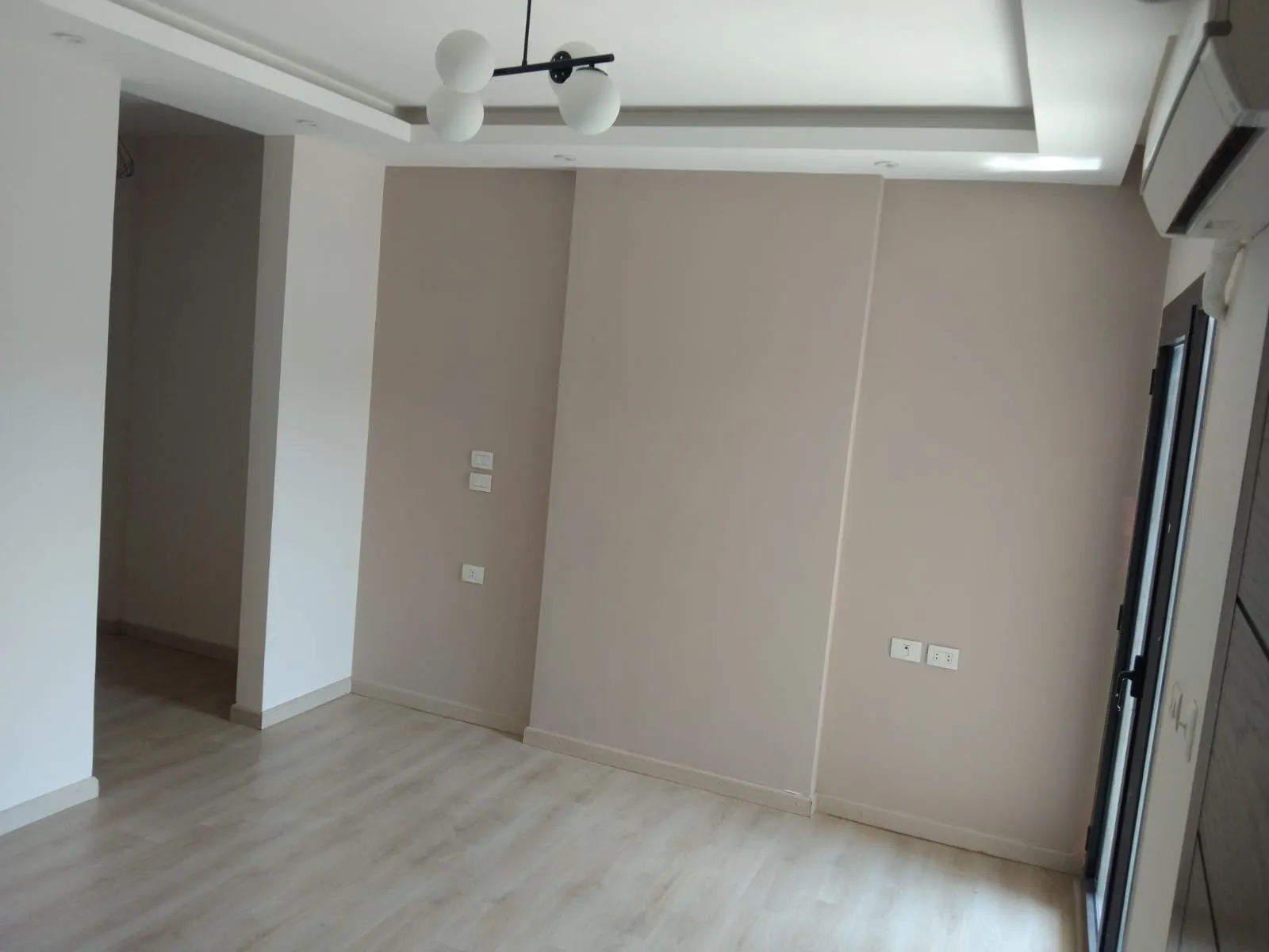 3 bedrooms kitchen and ACs apartment for rent