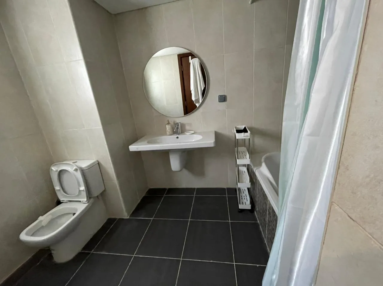 Furnished Apartment 2BR For Rent 170m in CFC