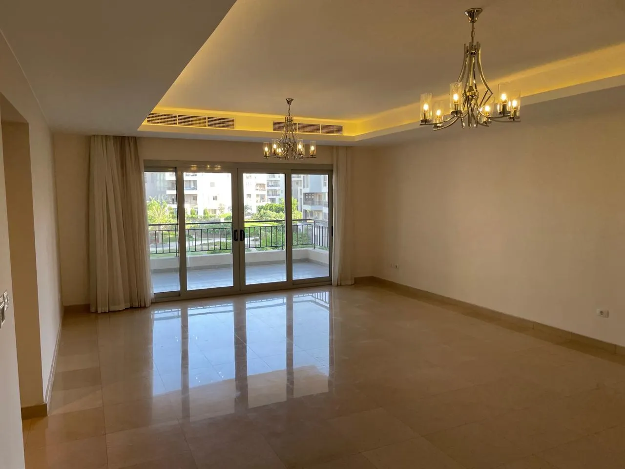220 sqm Apartment for Monthly Rent in كايرو فستيفال سيتي New Cairo | 3 Beds | URE
