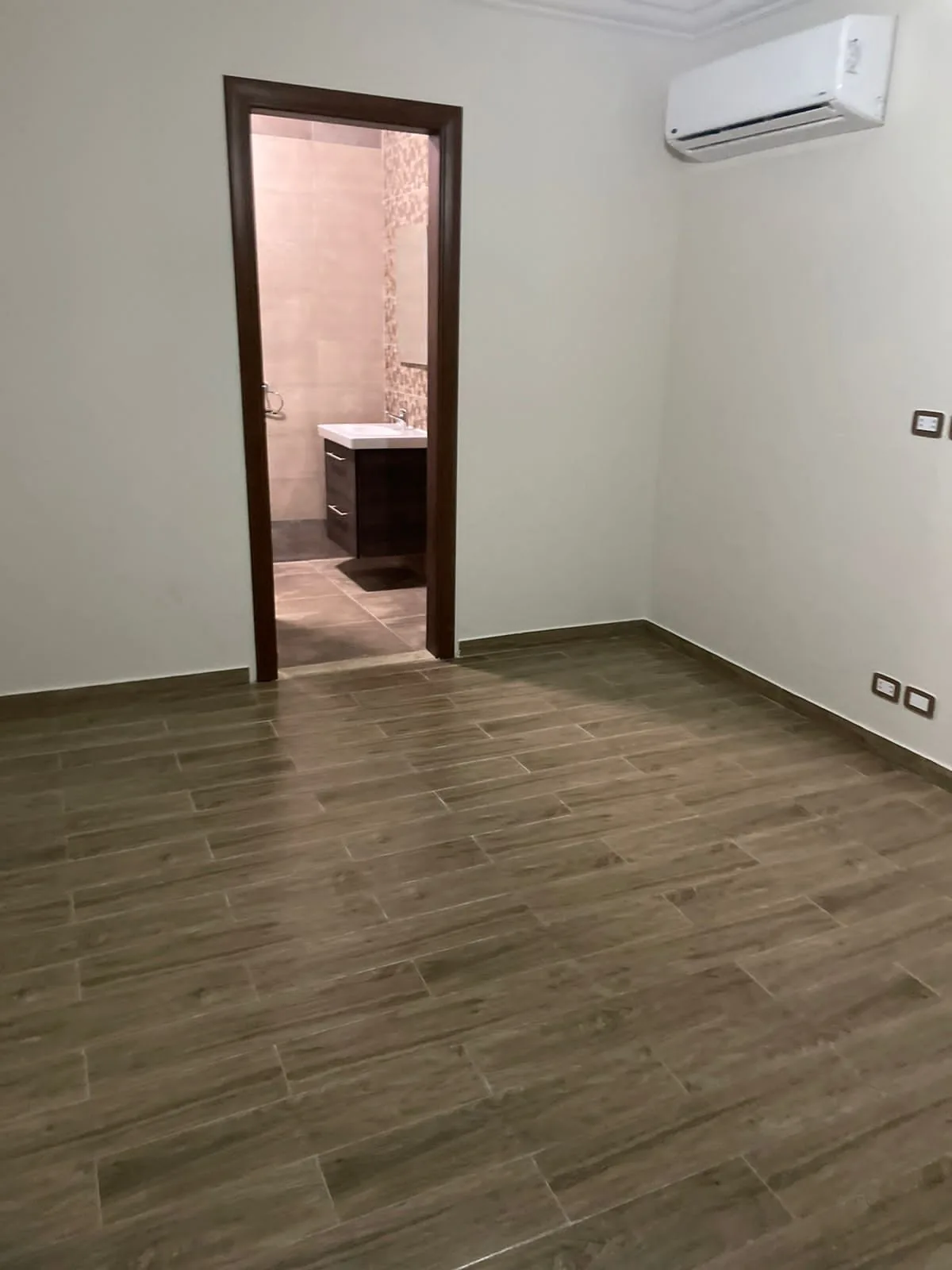 Stand Alone Villa for rent In CFC wz Kitchen-AC's
