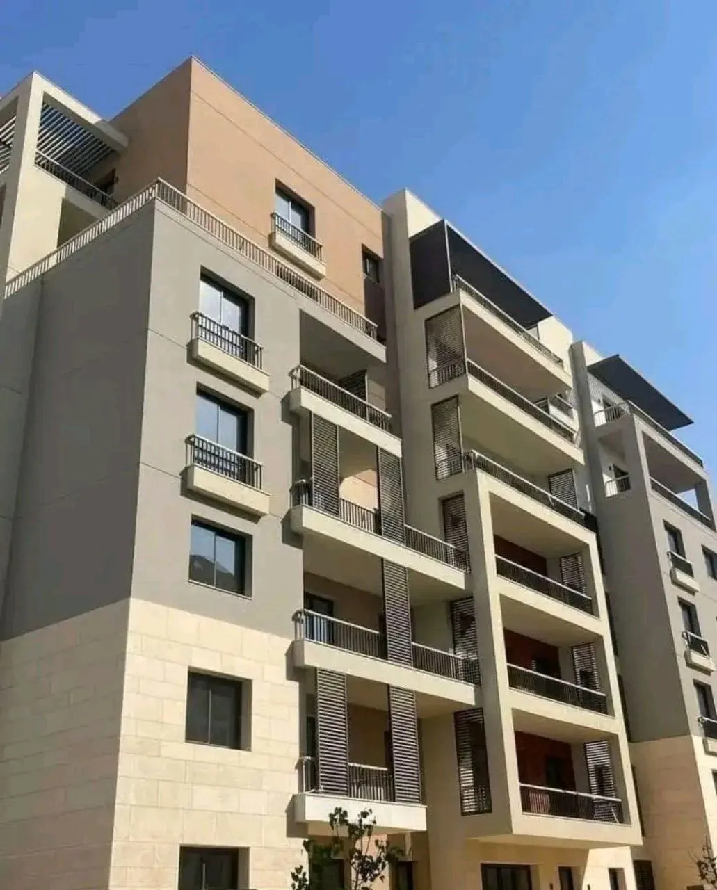 125 sqm Apartment for Sale in Crescent Walk New Cairo | 2 Beds | Smart Investment