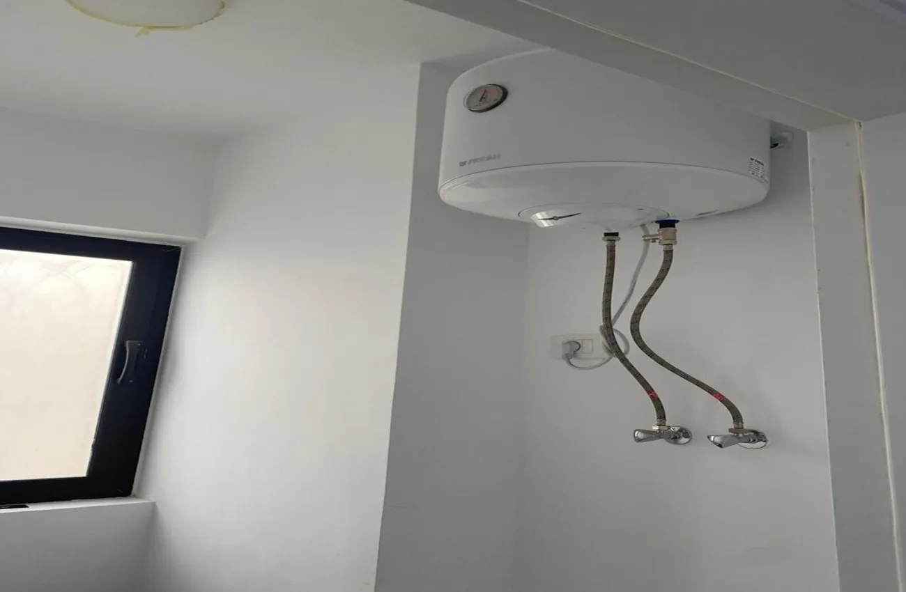 Apartment 3Br (Kitchen &amp;Ac’s) For Rent Eastown