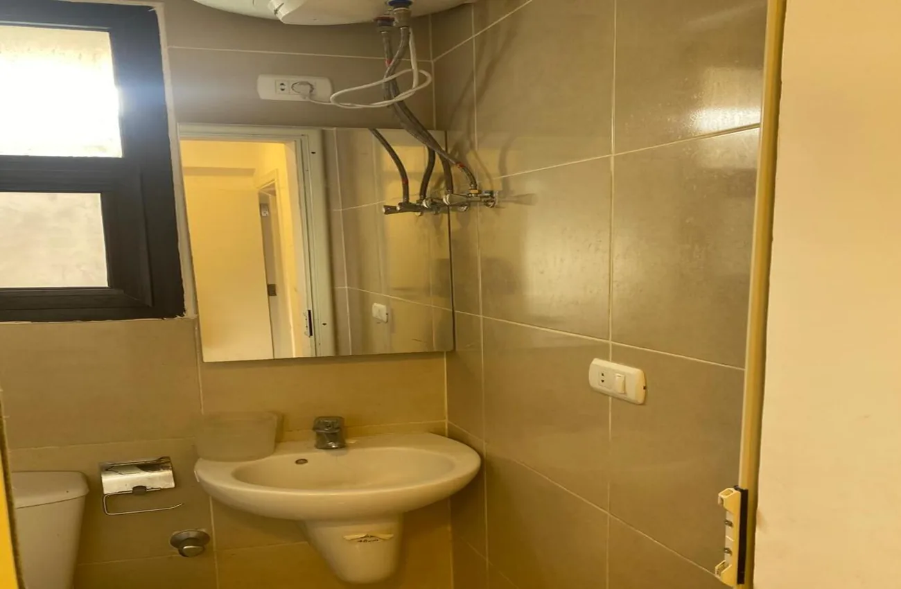 Apartment 3Br (Kitchen &amp;Ac’s) For Rent Eastown