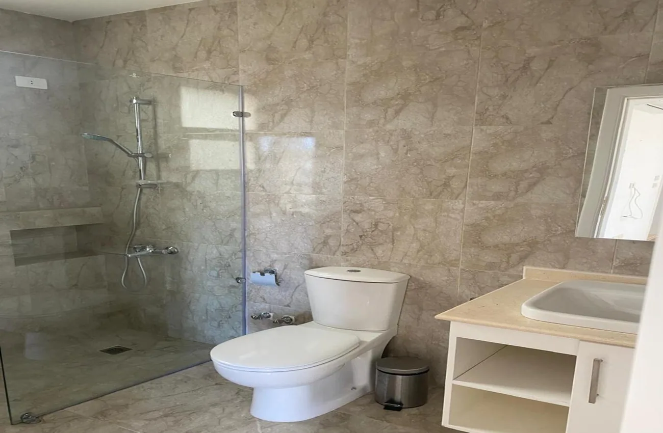 Apartment 3Br (Kitchen &amp;Ac’s) For Rent Eastown