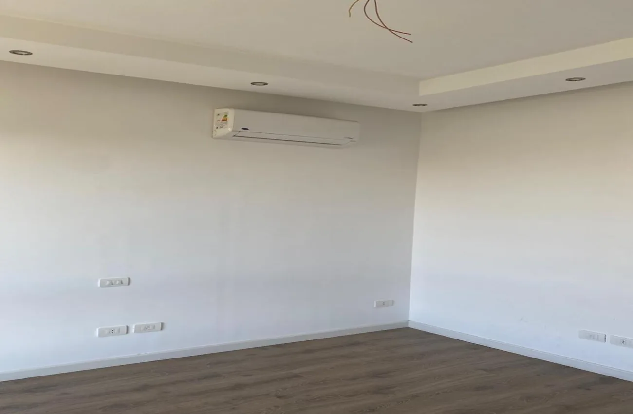 Apartment 3Br (Kitchen &amp;Ac’s) For Rent Eastown