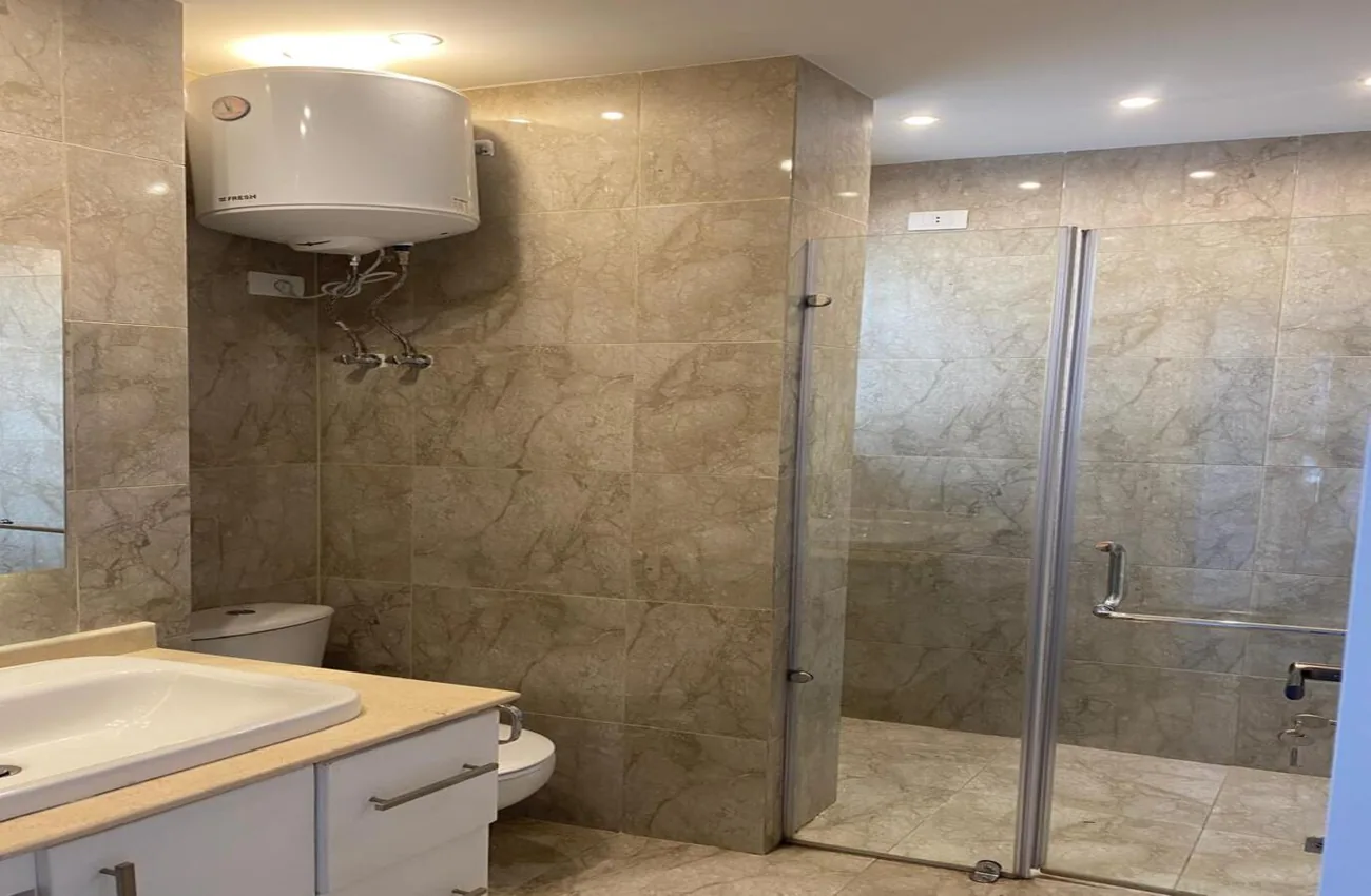 Apartment 3Br (Kitchen &amp;Ac’s) For Rent Eastown