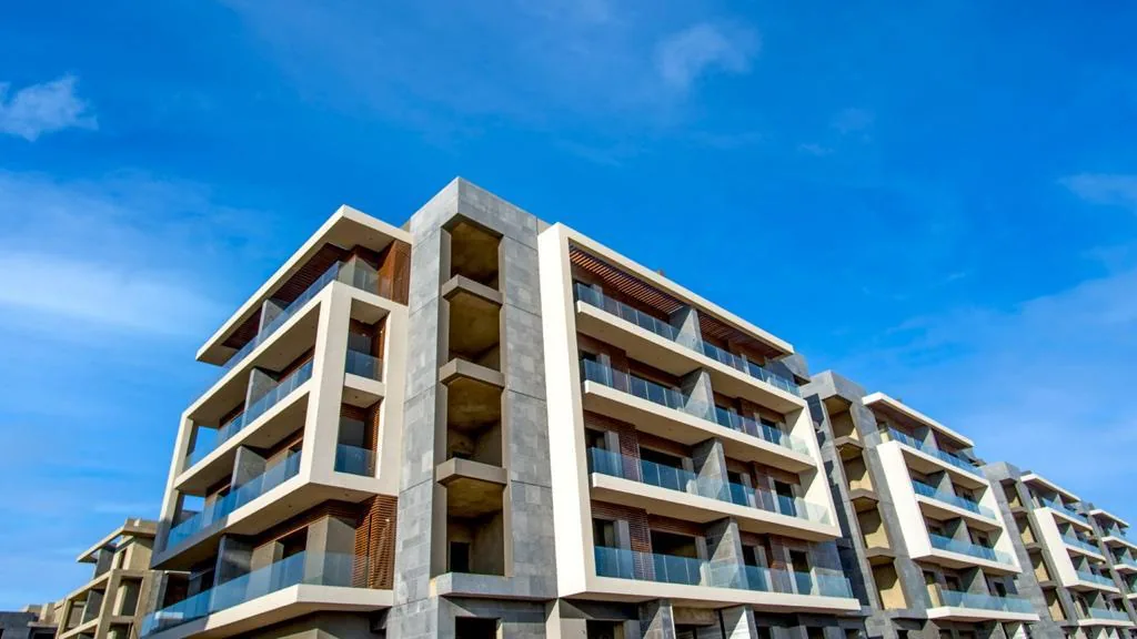 164 sqm Apartment for Monthly Rent in الباتيو أورو New Cairo | 3 Beds | Excellent Investment