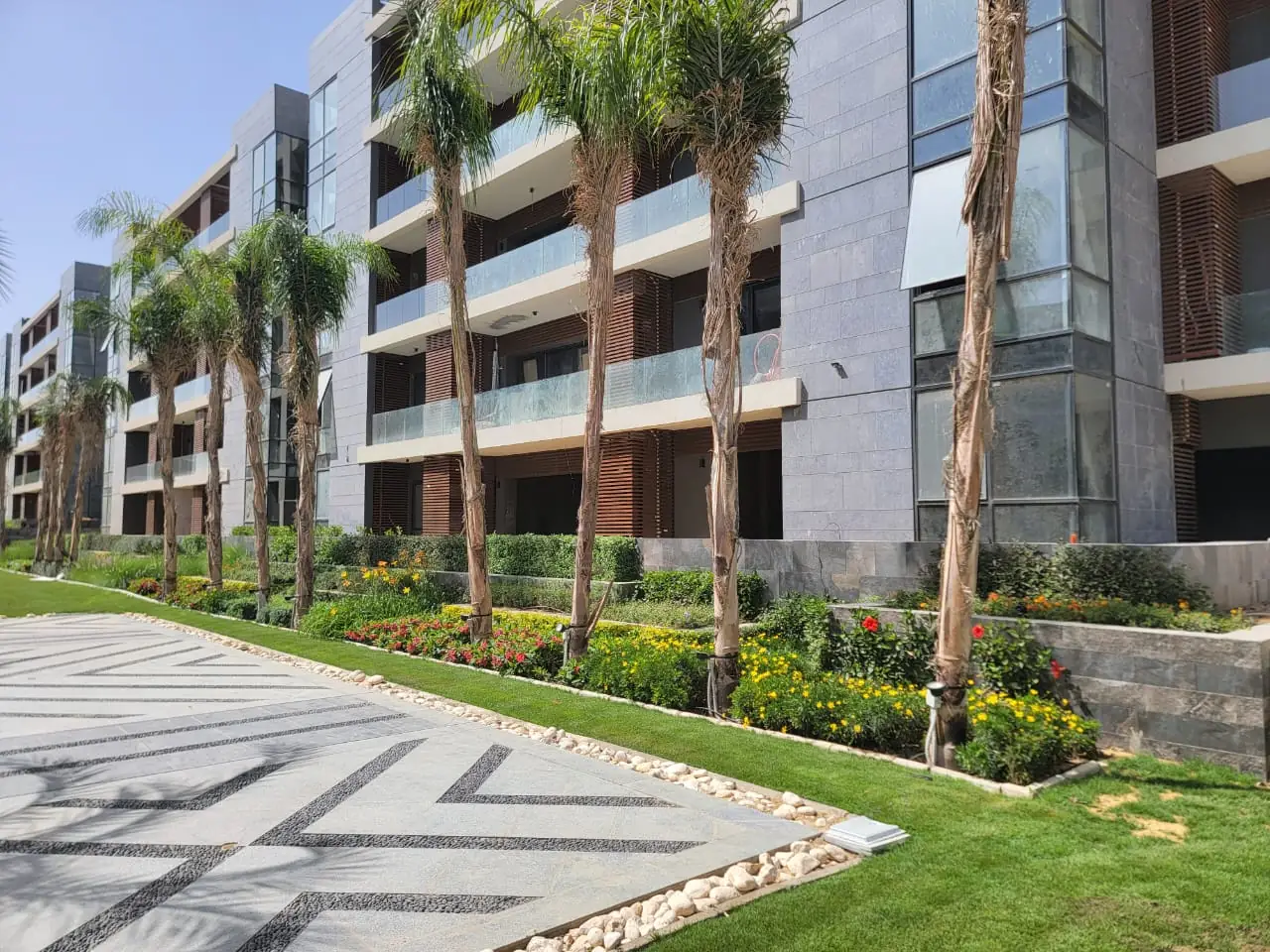 164 sqm Apartment for Monthly Rent in الباتيو أورو New Cairo | 3 Beds | Excellent Investment