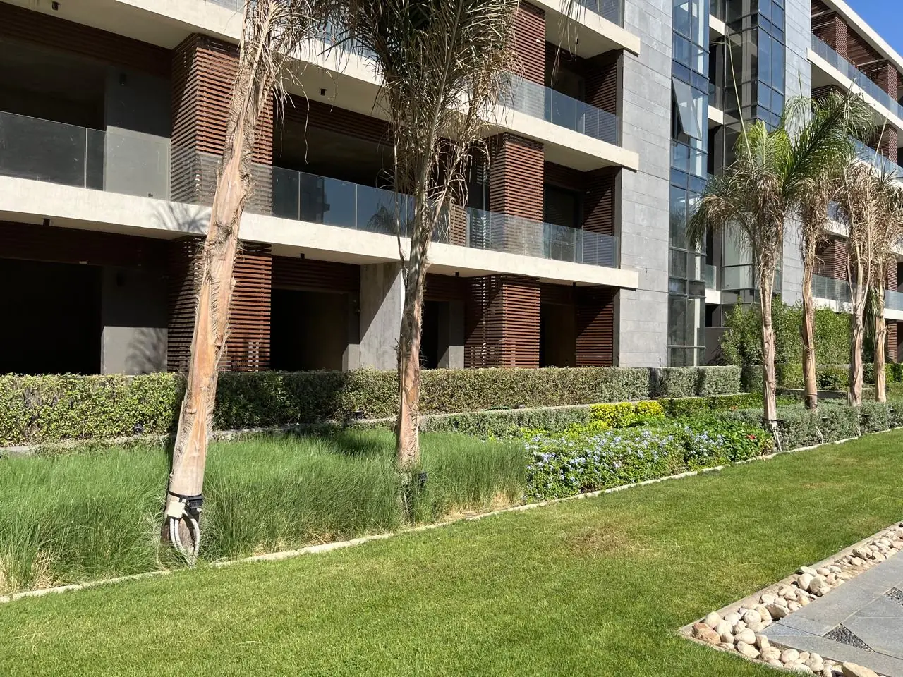 164 sqm Apartment for Sale in El Patio Oro New Cairo | 3 Beds | Ground Floor