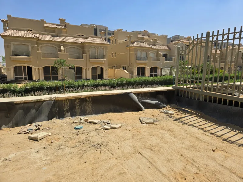 Twin house for sale 311m in El Patio Oro
