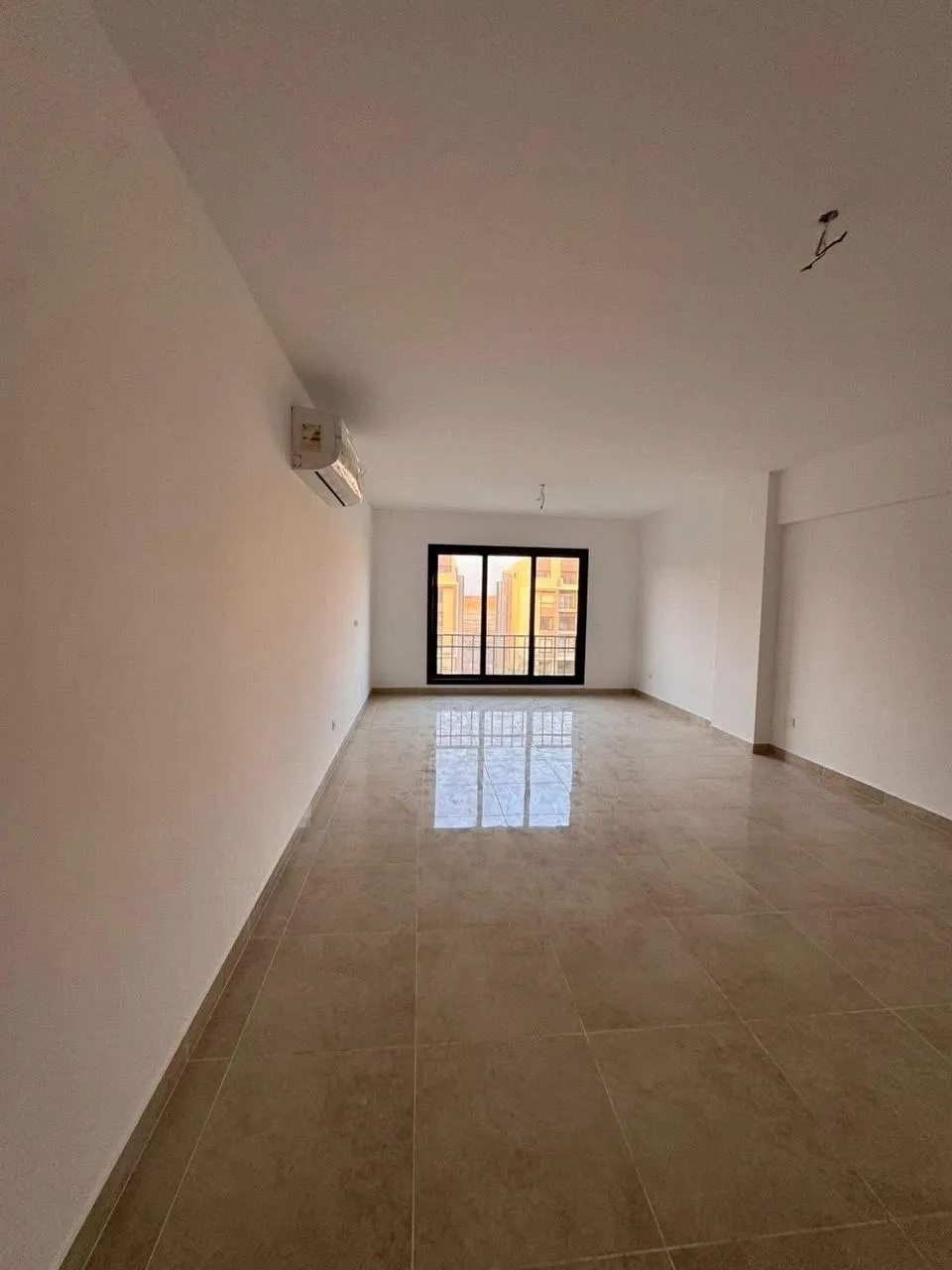 Apartment 3BR (Kitchen &Ac’s) For Rent Al Marasem