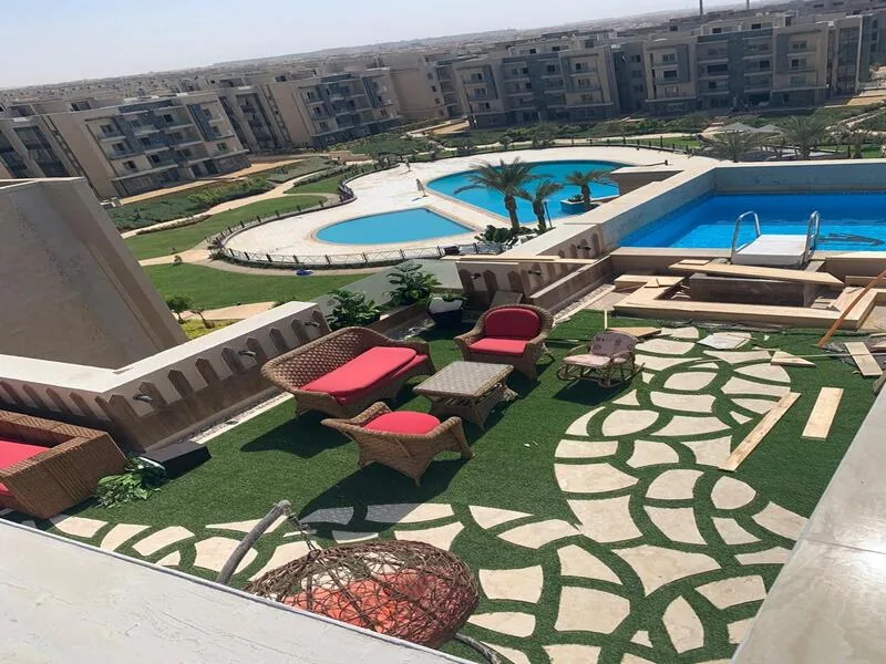 First use semi furnished apartment for rent in Galleria