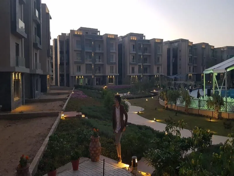 Super lux Apartment for rent In Galleria Moon Valley