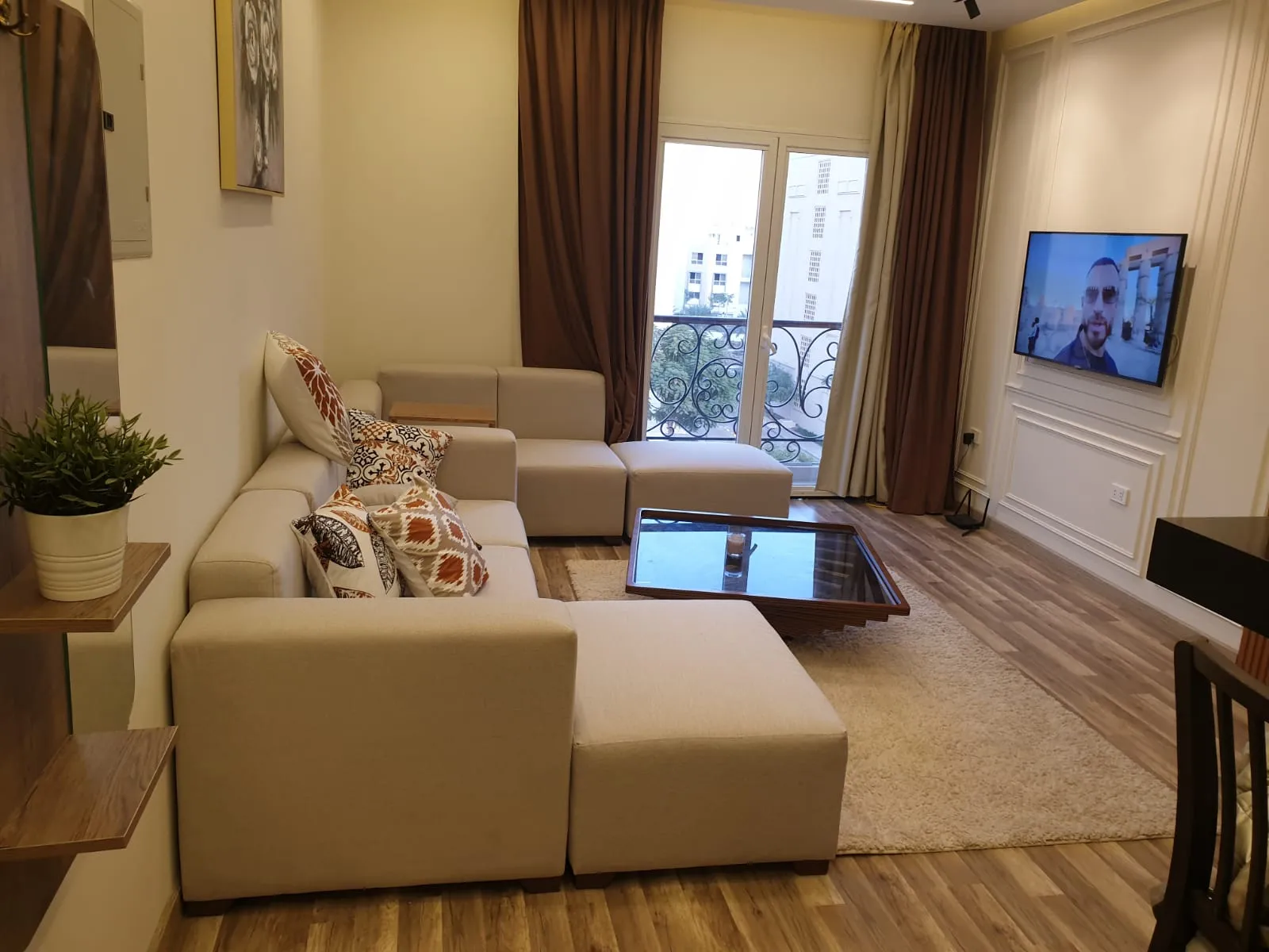 fully furnished Studio For rent  in hyde park