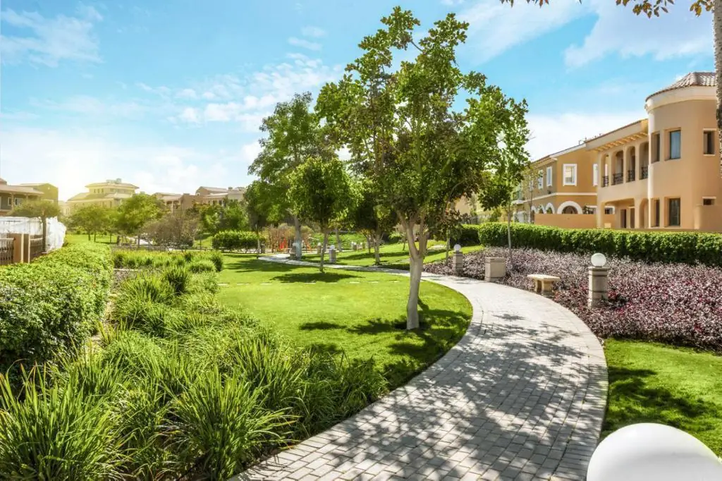 Prime location Studio for Sale In Greens-Hyde Park