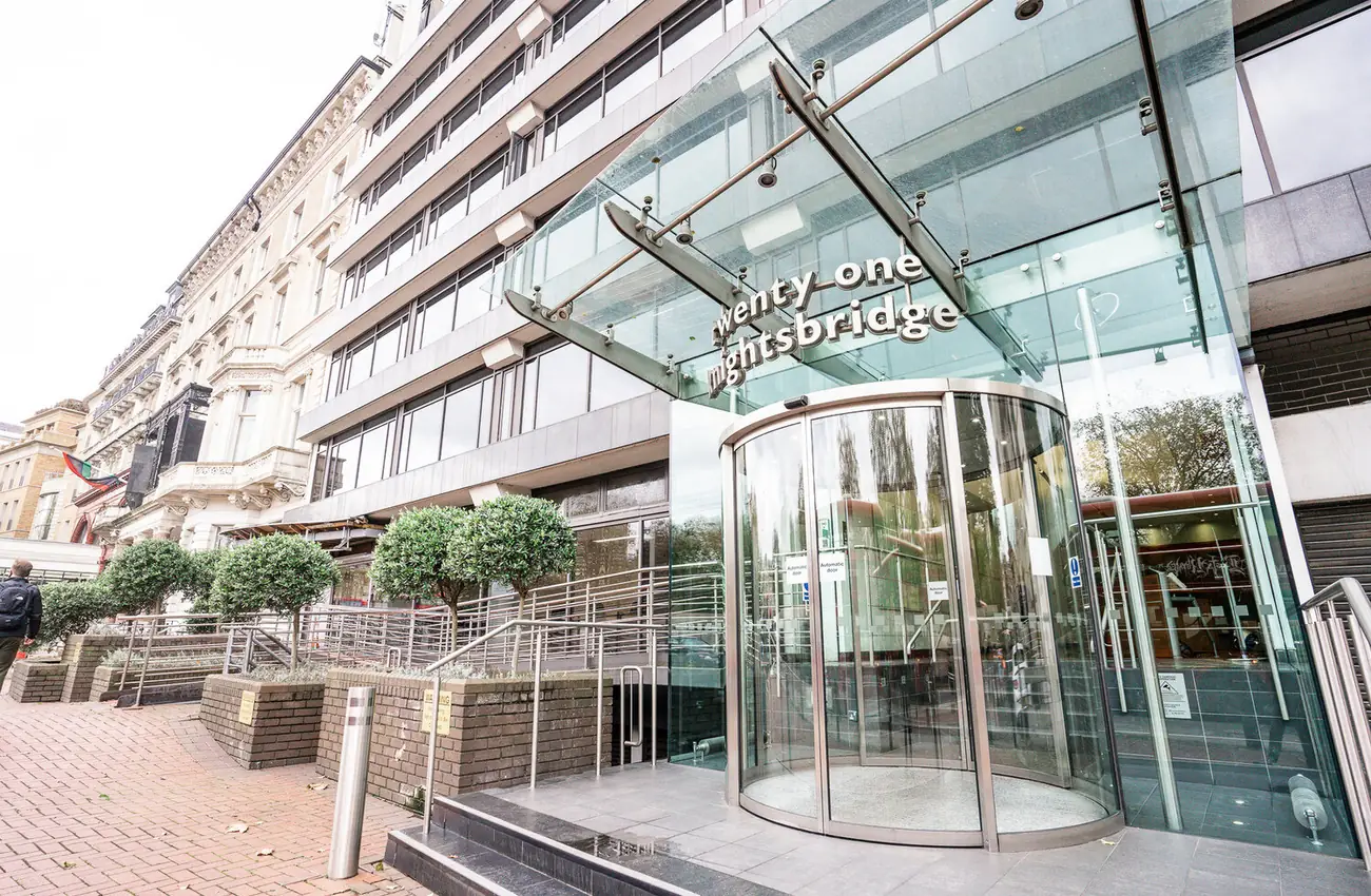 تصميم داخلي لوحدة في Office 120m Ready To Move For
