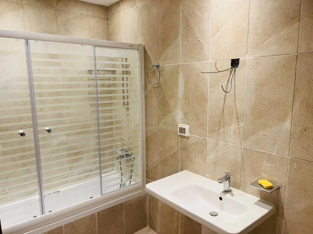 Semi furnished Apartment for rent 208m N Hyde Park