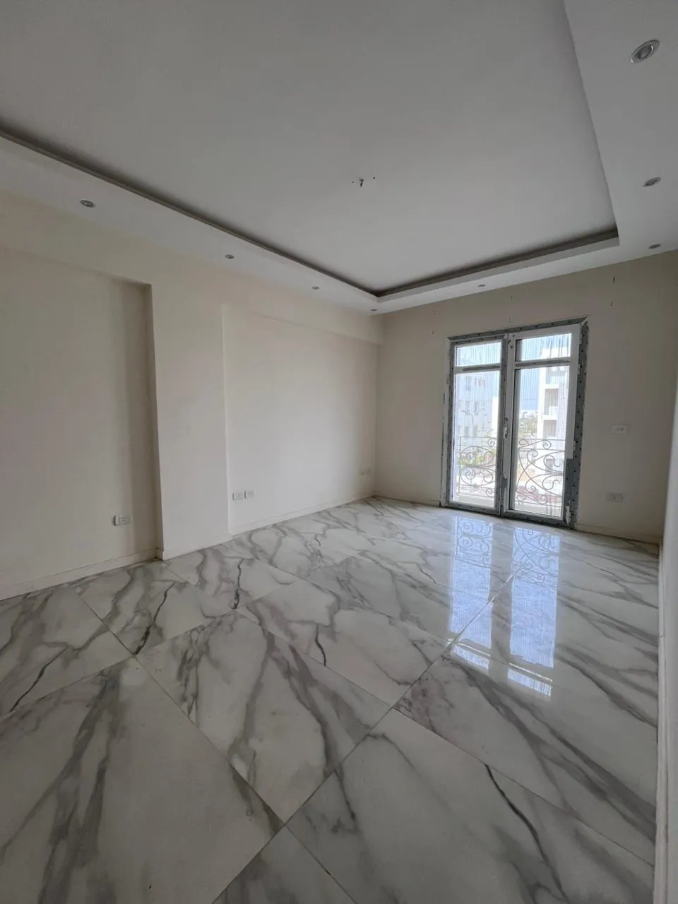 Apartment 2BR Super Lux For Rent in Hyde Park