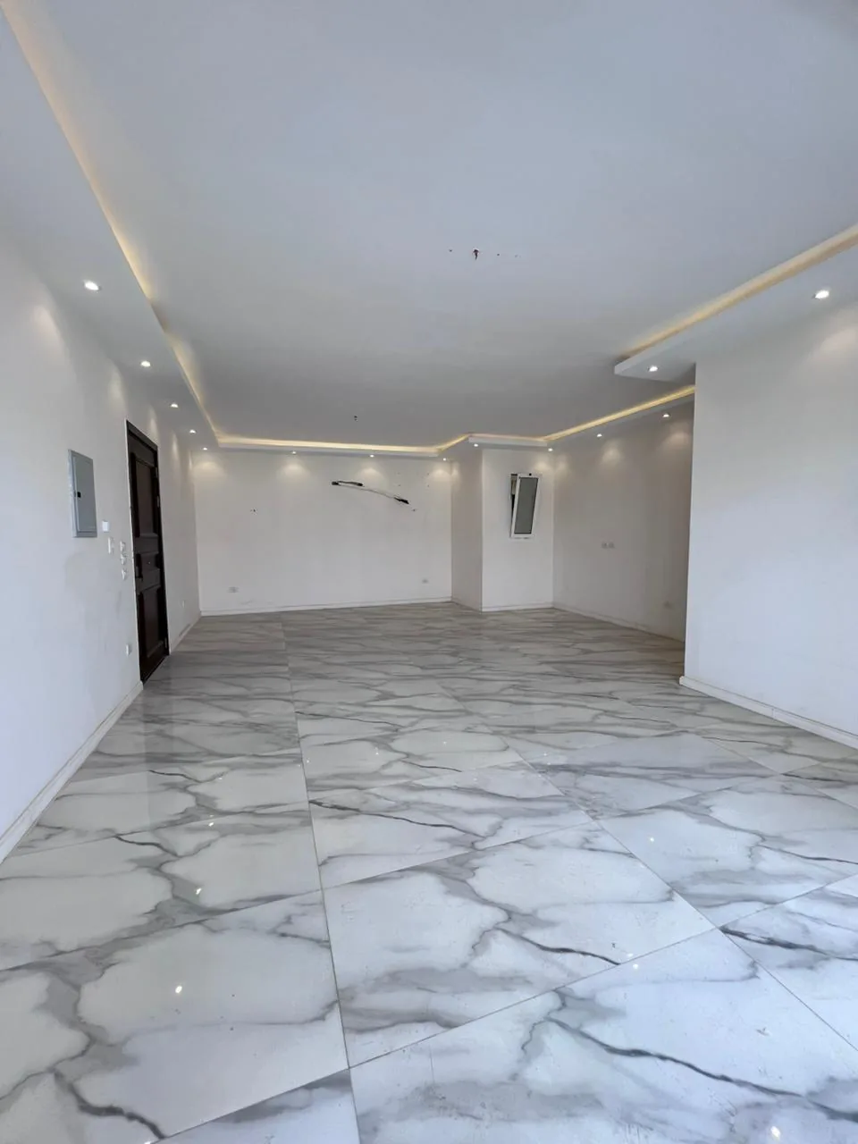 Apartment 2BR Super Lux For Rent in Hyde Park