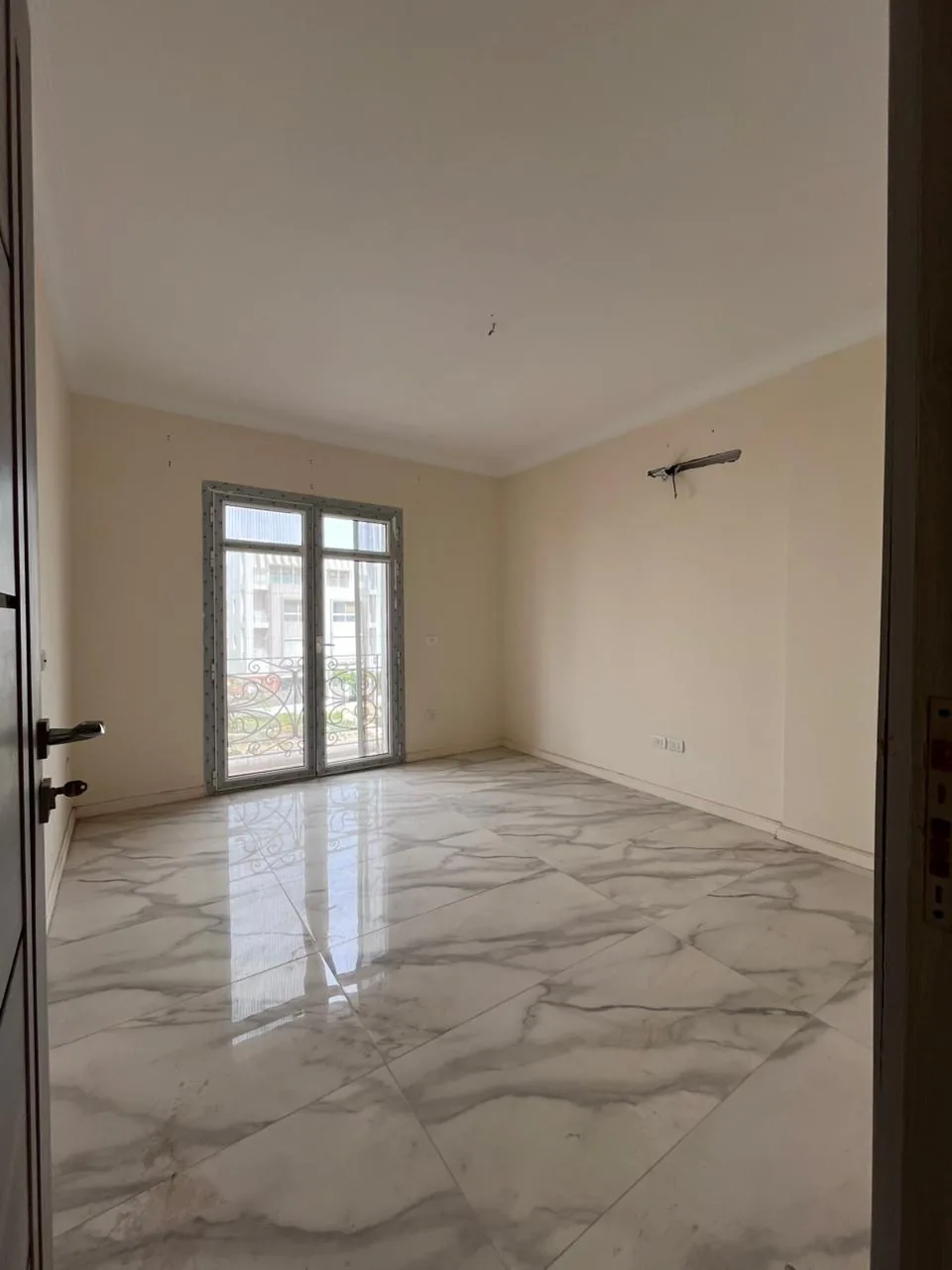 Apartment 2BR Super Lux For Rent in Hyde Park