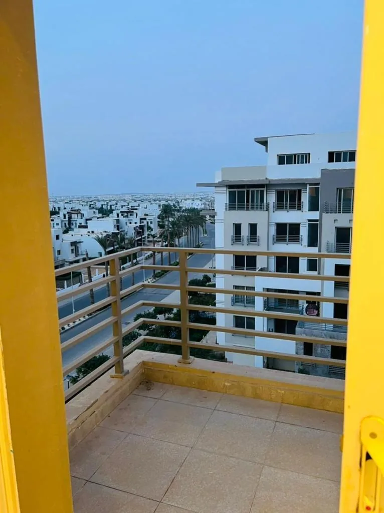 Semi furnished Apartment for rent 208m N Hyde Park