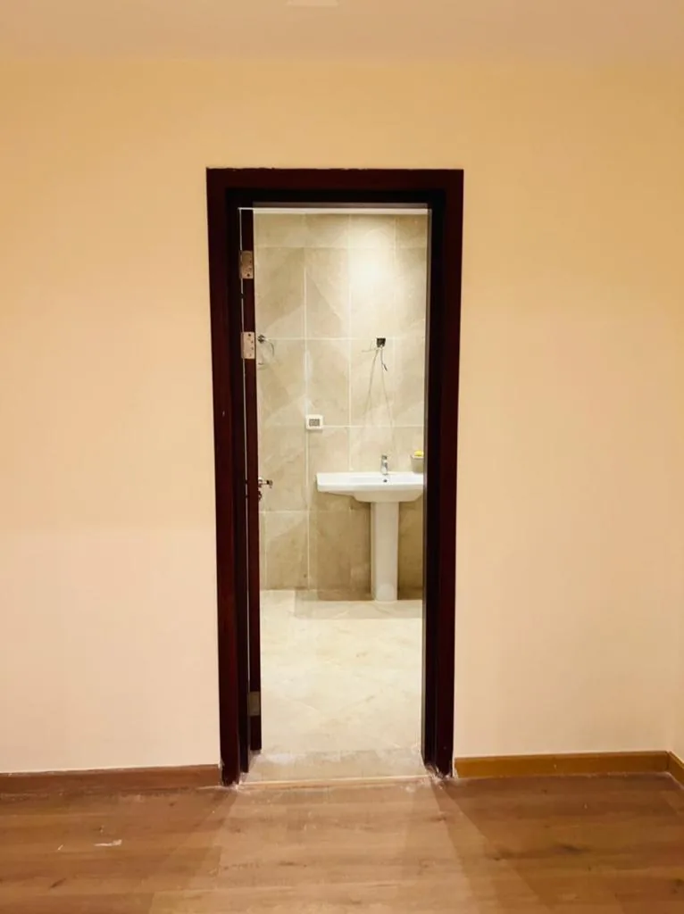 Semi furnished Apartment for rent 208m N Hyde Park
