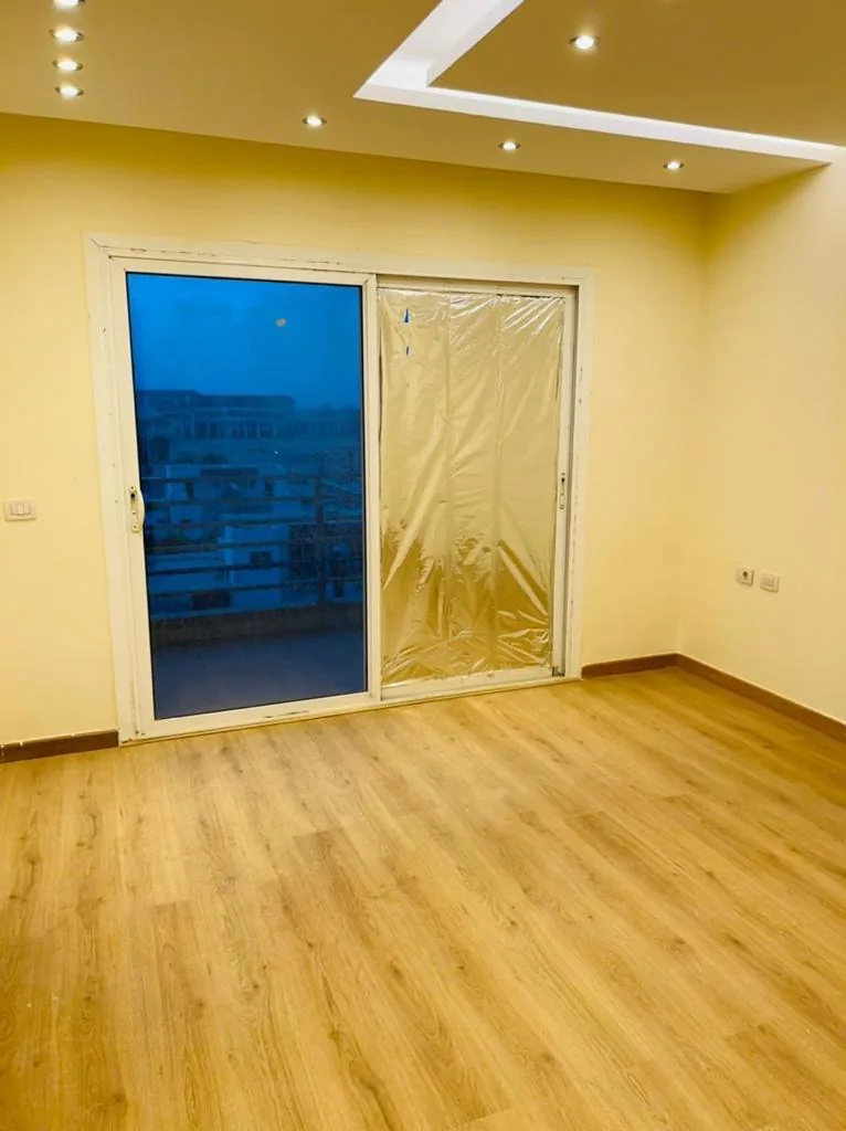 Semi furnished Apartment for rent 208m N Hyde Park
