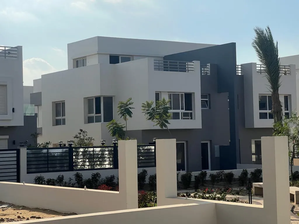 Twin house for sale in hydepark-cluster 17