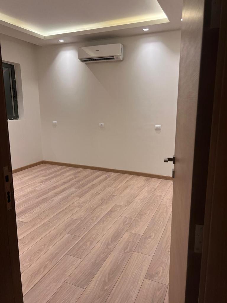 Apartment For Rent (Kitchen &amp; Ac’s) in Lake View
