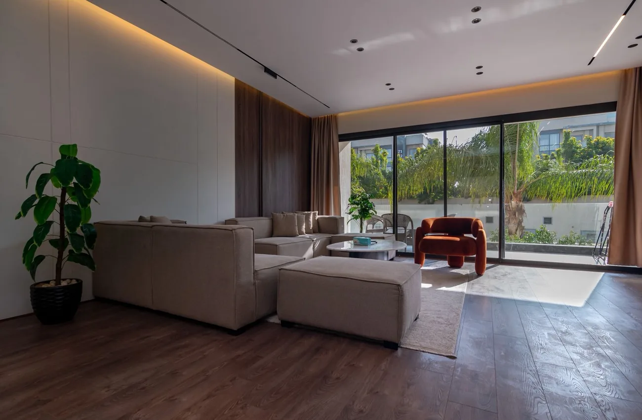 Furnished Apartment 155 SQM For Rent in Compound Lakeview