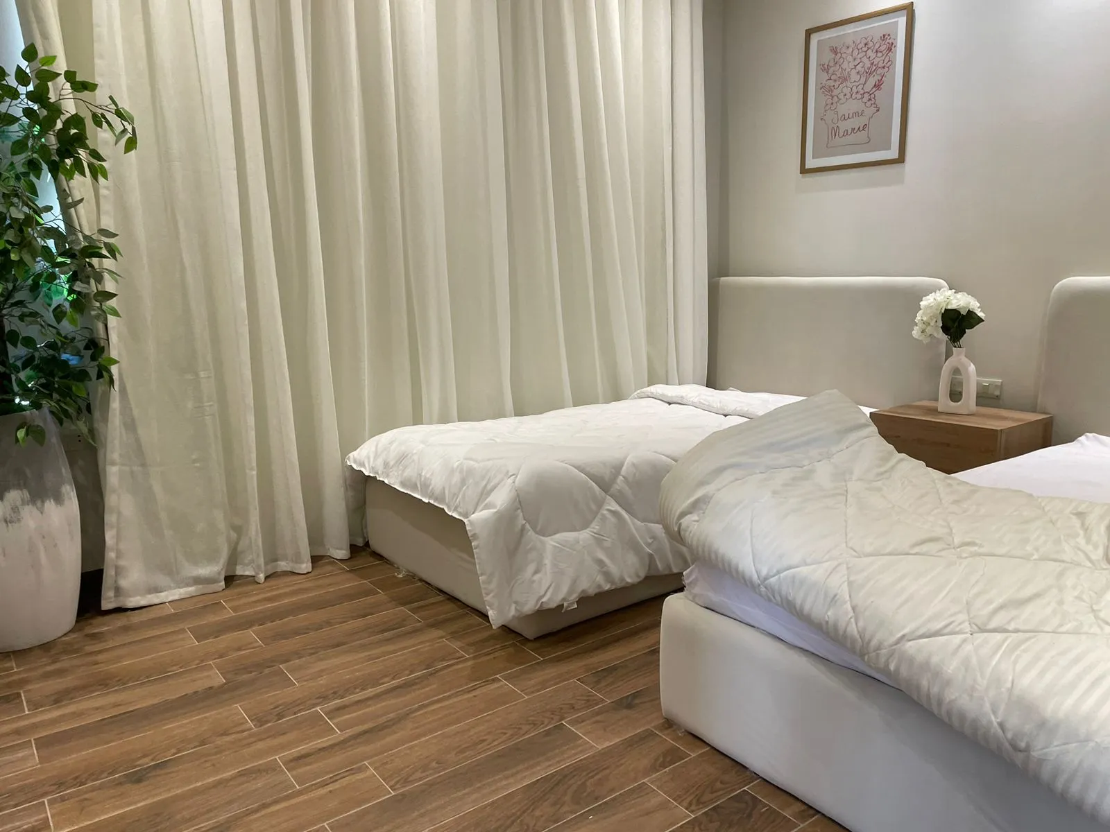 Rent a Modern Furnished Apartment in Lake View res