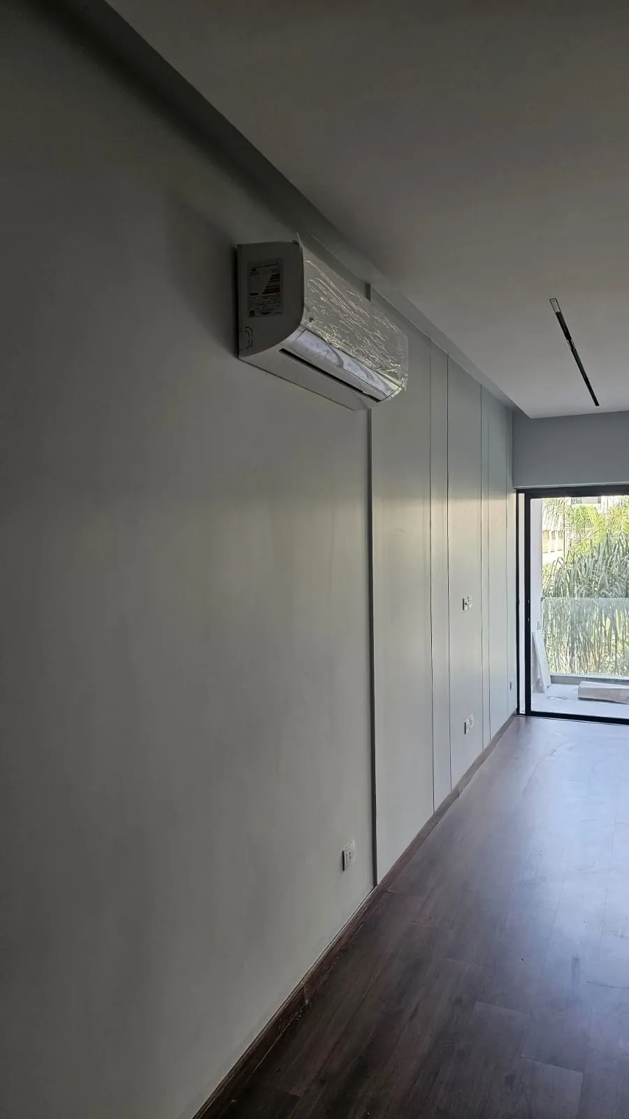Semi furnished apartment for rent in Lake view res