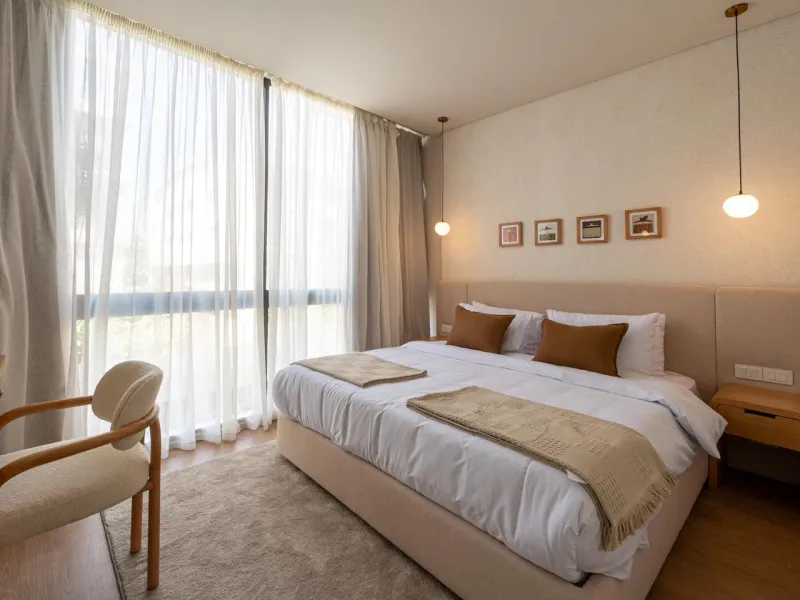 Fully Furnished Apartment for rent 145m-lake view