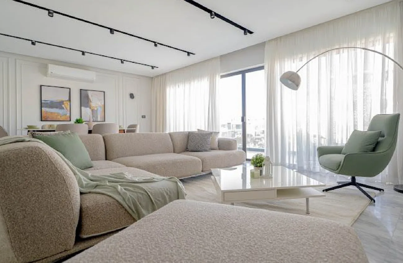 Apartment For Rent in Compound Lake View Residence 210 sqm