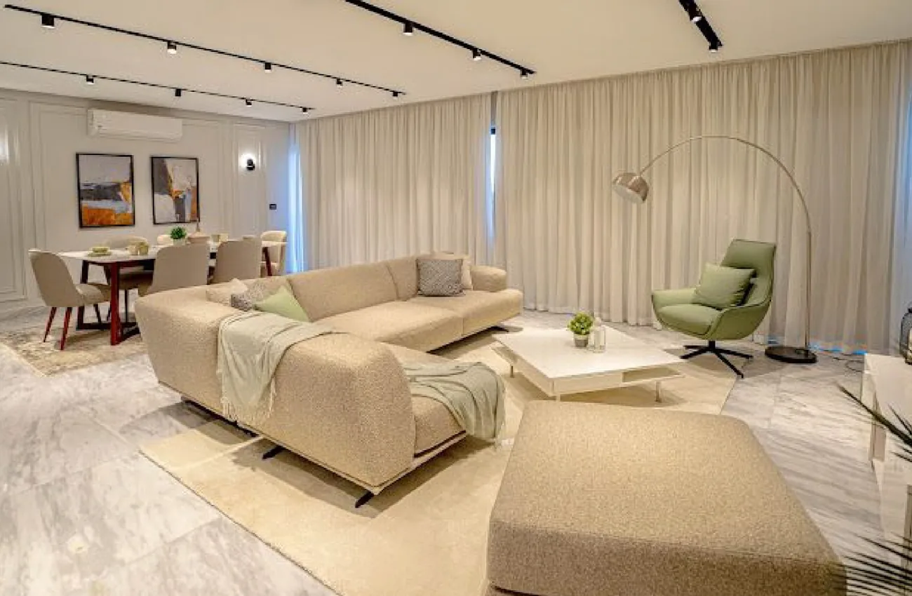 Apartment For Rent in Compound Lake View Residence 210 sqm
