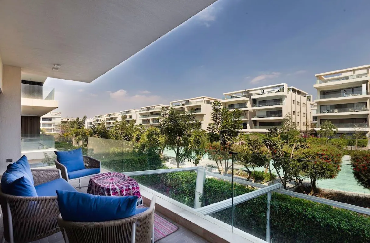 Fully furnished apartment for rent in Lakeview res