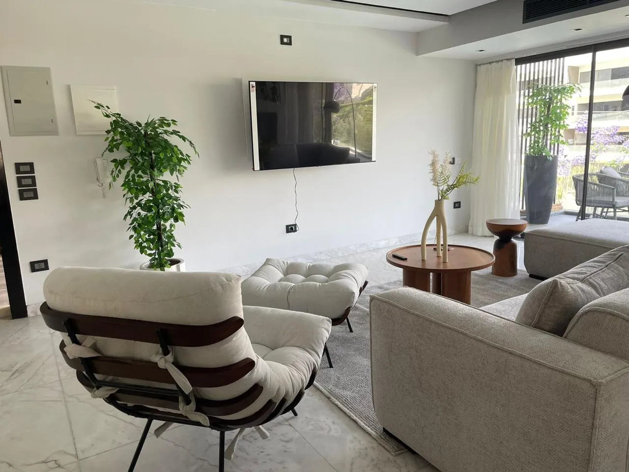 210 sqm Apartment for Monthly Rent in New Cairo | 3 Beds | Modern Design